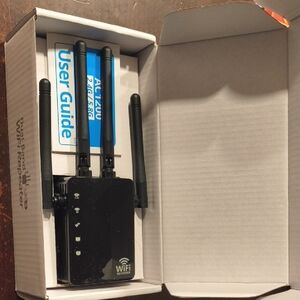 Dual Band Black WiFi Repeater